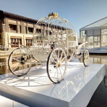 Factory Direct Sale Sightseeing Carriage/European White Royal Horse Carriage/Electric Horseless Carriage